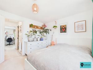 Bedroom- click for photo gallery